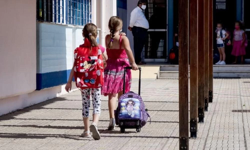 Βόλος: Δεν έστελνε 1,5 χρόνο την κόρη της στο σχολείο και τη συνέλαβαν
